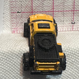Yellow Gordon Outfitters Truck Questor Y0496 ©2013 Matchbox Diecast Car