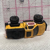 Yellow Gordon Outfitters Truck Questor Y0496 ©2013 Matchbox Diecast Car