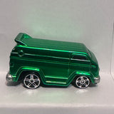 Green Vantasy Van  Maisto Diecast Car