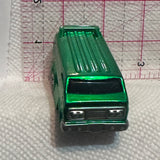Green Vantasy Van  Maisto Diecast Car