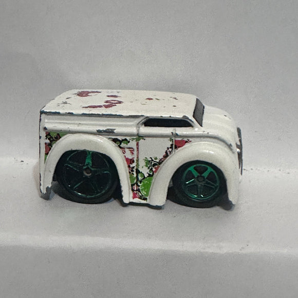 White Dairy Delivery ©2003 Hot Wheels Diecast Car