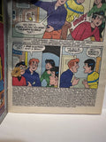 # 40 Archie's Pals N Gals Double Digest  © 1999 Archie Digest Magazine Book Paperback