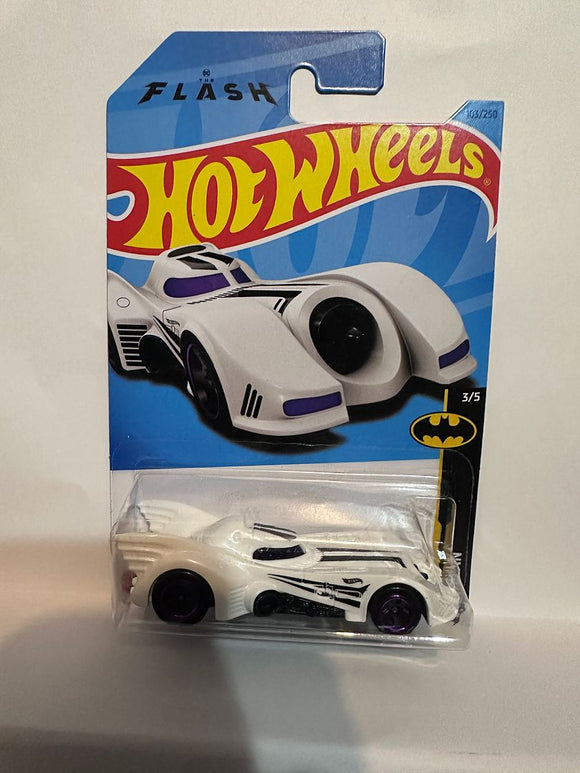 White The Flash Batmobile Batman 3/5 HKJ74 ©2021 103/250 Hot Wheels Diecast Car