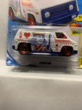 White King of Hearts Super Van HW Art Cars GHC21 D7C5 2018 Long Card Hot Wheels Diecast Car