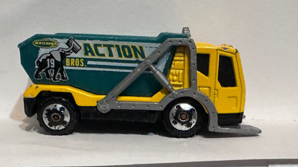 Yellow Green Action Bros Trash Truck ©2001 Matchbox Diecast Car