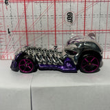 Silver Skull Crusher R1186 Super Chromes 2013 Hot Wheels Diecast Car