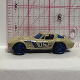 White Corvette Grand Sport L9923 Hot Wheels Diecast Car