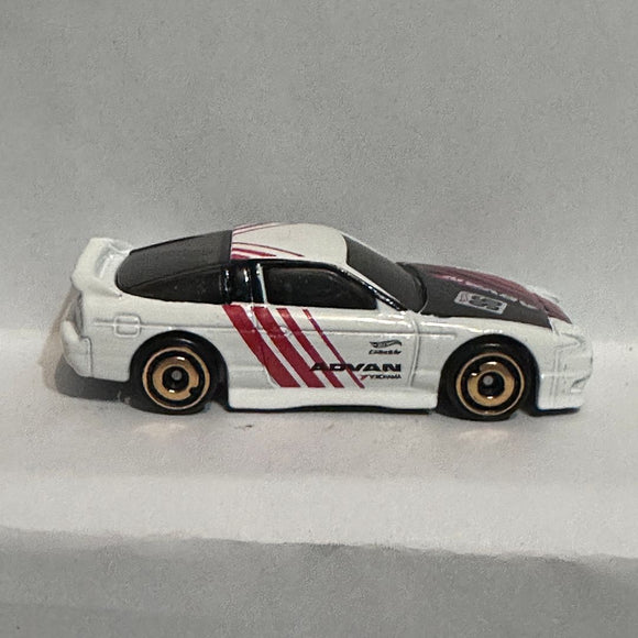 White Advan '96 Nissan 1805x Type X 2015 Hot Wheels Diecast Car