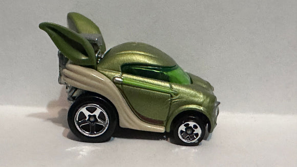Green Yoda Star Wars CGW40 2014 Hot Wheels Diecast Car