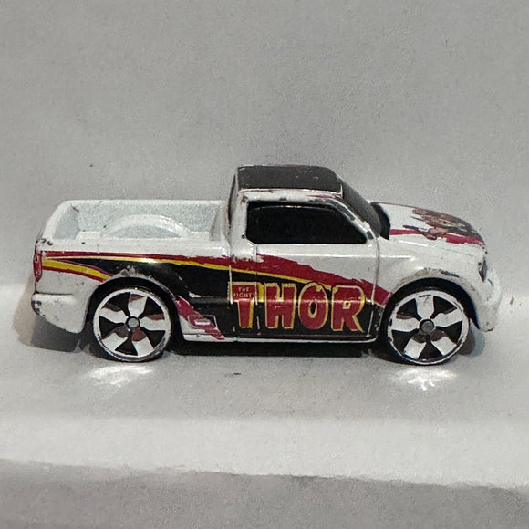White Thor Pick UP Truck PC5G Marvel  Maisto  Diecast Car