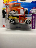 Red Gotta Go HW Designed By HYY94 N521 G1 2025 Short Card Hot Wheels Diecast Car