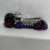 Silver Skull Crusher R1186 Super Chromes 2013 Hot Wheels Diecast Car