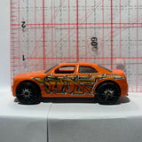Orange Chrysler 300C Hemi Hw City Graffiti Rides 2013 Hot Wheels Diecast Car