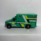 Green MBX County EMS Medic Ford E-350 Ambulance 2009 MB944 Matchbox Diecast Car