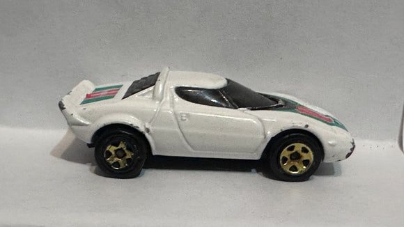 White Landia Stratos 2001 Hot Wheels Diecast Car