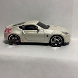 White   2009 Nissan 370Z Painted Maisto Car Diecast Car