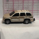 Silver Grand Cherokee 4x4 1999 Jeep Maisto Diecast Car