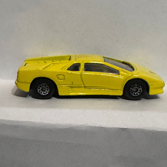 Yellow Lamborghini Diablo Maisto Diecast Car
