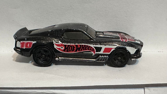 Black #10 Blvd Bruiser T9704 ©2010 Hot Wheels Diecast Car