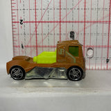 Brown Rennen Rig T9689 Hot Wheels Diecast Car