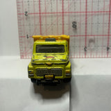 Yellow  6036 Maintenance Truck Motor Max Construction Diecast Car