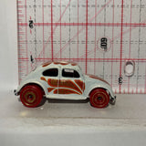 White Volkswagen Beetle Holiday Racers Hot Wheels Diecast Car