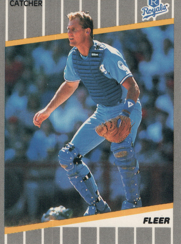 #290 Jamie Quirk Kansas City Royals 1989 Fleer Baseball Card OG