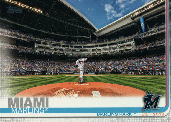 #555 Marlins Park Miami Marlins 2019 Topps Series 2 Baseball Card GAW