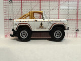 White Camp Arrow Flint Ford Bronco 4x4 1972 1/57 2006 Matchbox Diecast Car