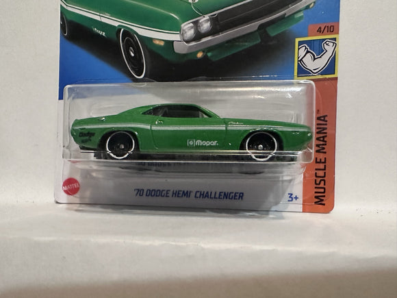 Green Mopar '70 Dodge Hemi Challenger Muscle Mania 4/10 123/250 HKJ55 2021 Hot Wheels Diecast Car