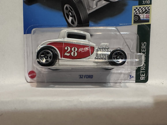 White '32 Ford Retro Racers 7/10 124/250 HKH04 2021 Hot Wheels Diecast Car