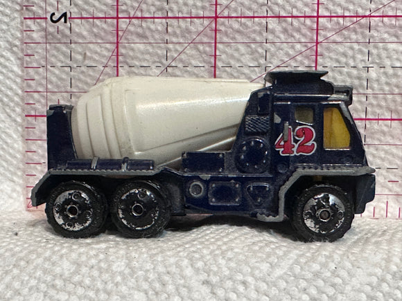 Blue Cement Mixer 2000 Matchbox Diecast Car