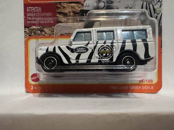 White Zebra Africa 1966 Land Rover Gen II 45/100 HFR76 2021 Matchbox Diecast Car
