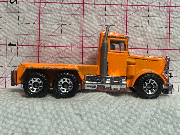 Orange Peterbilt 1/80 1981 Hot Wheels Diecast Car