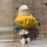 Smurette Smurf peyo 2013 Mcdonalds Smurfs Toy Figure Action Figure AA12