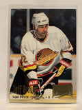 #221 Jeff Brown Vancouver Canucks 1994-95 Fleer Ultra Hockey Card