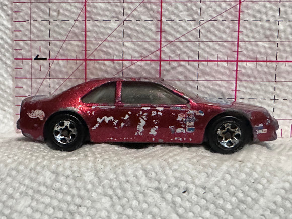 Red Thunderbird #11 Ford 1992 Hot Wheels Diecast Car