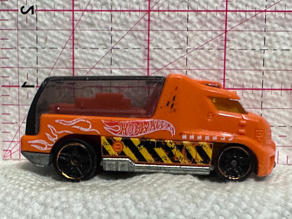Orange Demolition Derby Rapid Response R0935 Hot Wheels Diecast Car