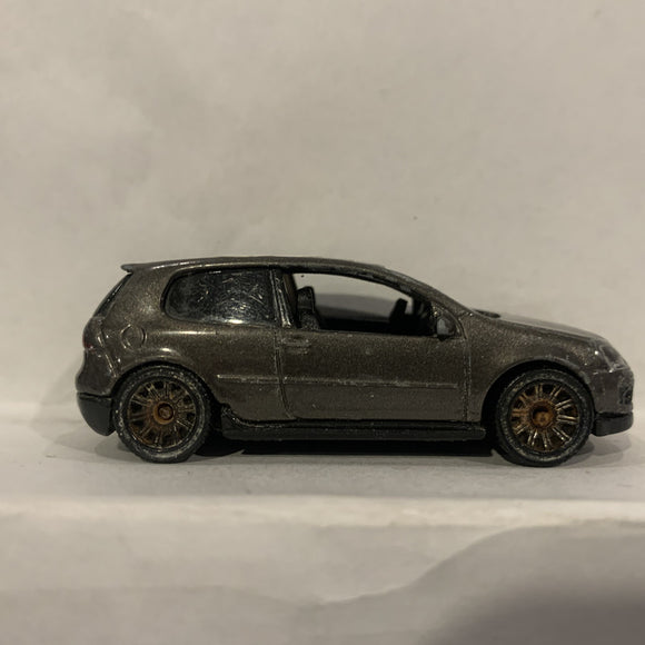 Brown Golf V GTI ©2005 1/59 Matchbox Diecast Car DC