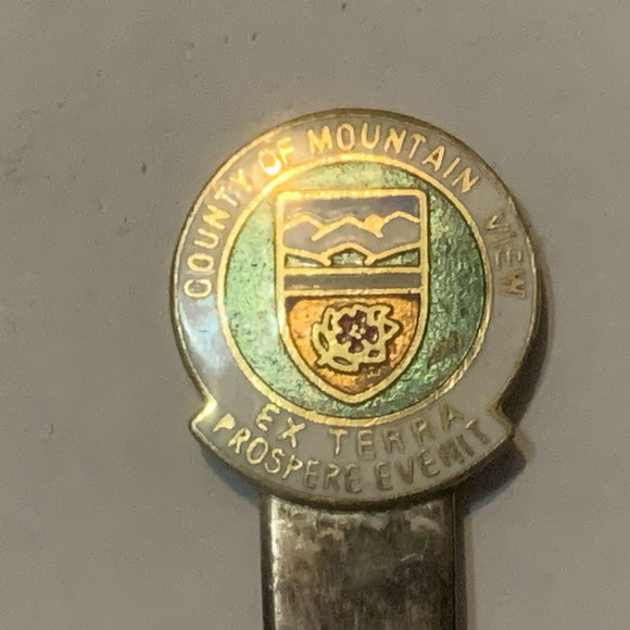 County of Mountain View Alberta Crest Emblem Collectable Souvenir Spoon DB