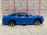 Blue 2010 Ford Mustang GT   Maisto Diecast Car