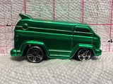Green Vantasy Van Maisto Diecast Car