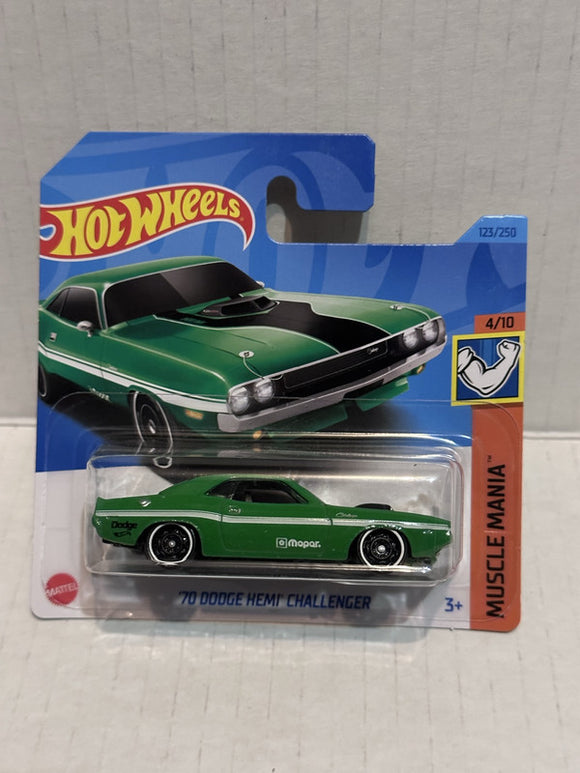 Green Mopar '70 Dodge Hemi Challenger Muscle Mania 4/10 123/250 HKJ55 2021 Hot Wheels Diecast Car