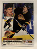 #229 Gino Odjick Vancouver Canucks 1994-95 Fleer Ultra Hockey Card