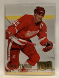 #67 Steve Yzerman Detroit Red Wings 1994-95 Fleer Ultra Hockey Card