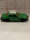Green Taxi 2005 Ford Crown Victoria Matchbox Toy Diecast Car