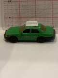 Green Taxi 2005 Ford Crown Victoria Matchbox Toy Diecast Car