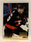 #118 Scott LEvins Ottawa Senators 1994-95 Fleer Ultra Hockey Card