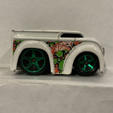 White Clown Jack in Box Dairy Delivery ©2003 Hot Wheels Diecast Car DJ