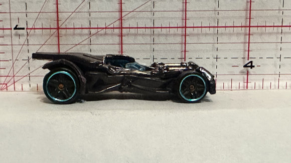Black Batmobile FJV39 2017 DC Comics Hot Wheels Diecast Car